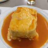 Requinte Francesinhas Comida