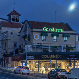 Gordinni outside