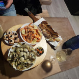 Anglibar Nourriture