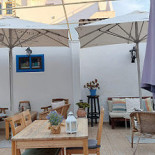 Levante À l'intérieur