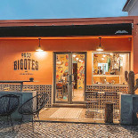 Paco Bigotes Exterior