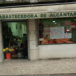 A Abastecedora De Alcântara outside