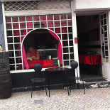A Guitarra outside