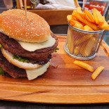 Scooby's Pool Comida