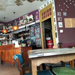 Aduela Taberna À l'intérieur