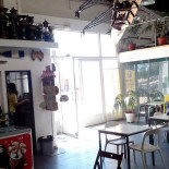 Hippotrip Café outside