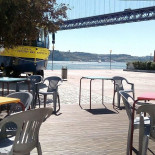 Hippotrip Café outside