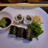 Exotic Sushi Fusion Comida