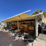 Café Os Pedros outside