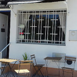 Waves Cafe And Bistro Extérieur