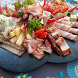 Alfama Cellar Comida