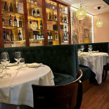 Solar Do Bacalhau À l'intérieur