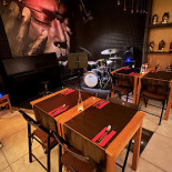 Jazzcomia Dentro