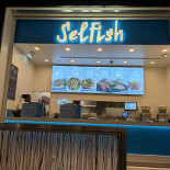 Selfish À l'intérieur
