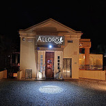 Alloro Exterior
