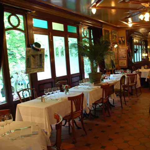 1o Janeiro À l'intérieur