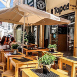 8 Tapas Exterior