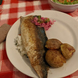 Captain's Table Comida