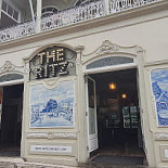 The Ritz Extérieur