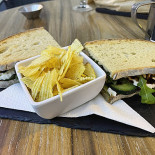 The Small House Comida