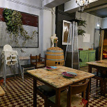 Mestrias, Nova Tasca À l'intérieur