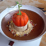 Howard's Folly Comida