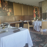 Eleven À l'intérieur