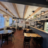 Emprata À l'intérieur