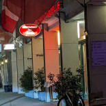 Café Inglês Outside