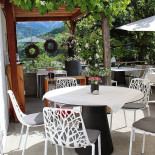 90° Bar Grill Restaurant Dentro