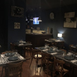 Café Galeria House Of Wonders Dentro