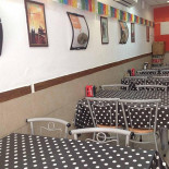 Barbeque Inn Shawarma Kebab Dentro