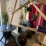 Laurel, Café Mercearia Dentro