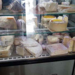 Dom Queijo Cheese House À l'intérieur