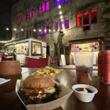 Stack Smash Burgers Mirari À l'intérieur