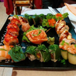 Nui Sushi Thai Comida