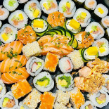 Nui Sushi Thai Comida