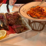 Faustino's Steakhouse Nourriture