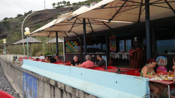 Docas Cafe inside
