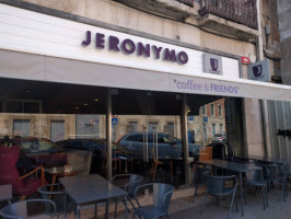 Jeronymo Cafe Conde Barao inside