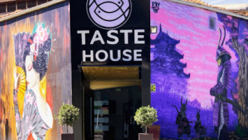 Taste House Sushi outside