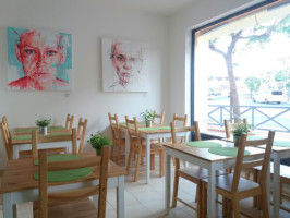Alfarroba Cafe inside