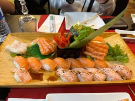 Sushi Sentido food