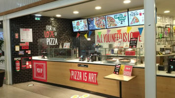 Pizza Hut Alameda Shop Spot inside