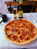 Pizzeria Delizia food