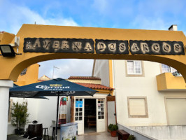 Taverna Dos Arcos outside