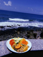 Calhaus Beach food