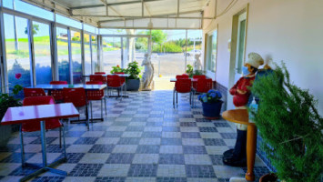 Cafe Da Marinha inside