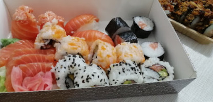 Sakuto Sushi food