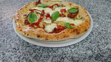 La Fiamma Pizzaria food